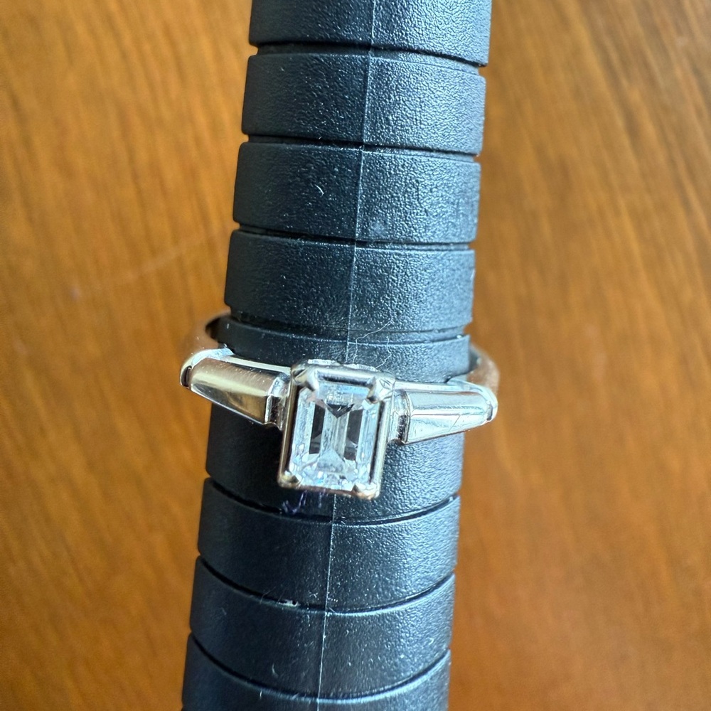 Elegant Silver Women's Ring
